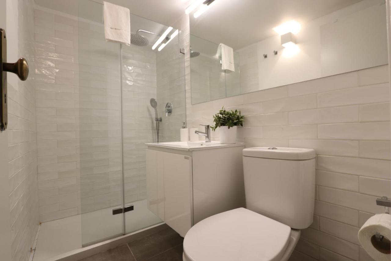 Chic Urban Retreat At Downtown With Balcony & Views Appartement Lissabon Buitenkant foto