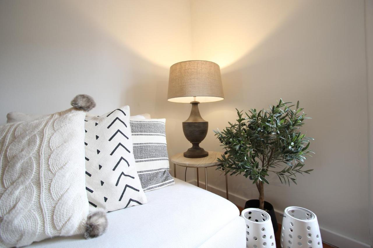 Chic Urban Retreat At Downtown With Balcony & Views Appartement Lissabon Buitenkant foto